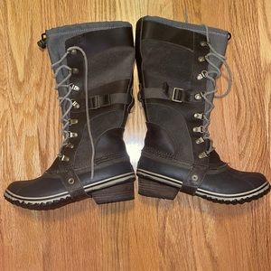 Sorel boots! Size 6